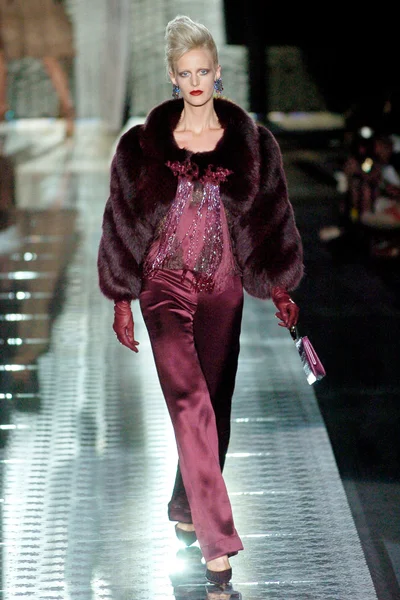 Look 11
